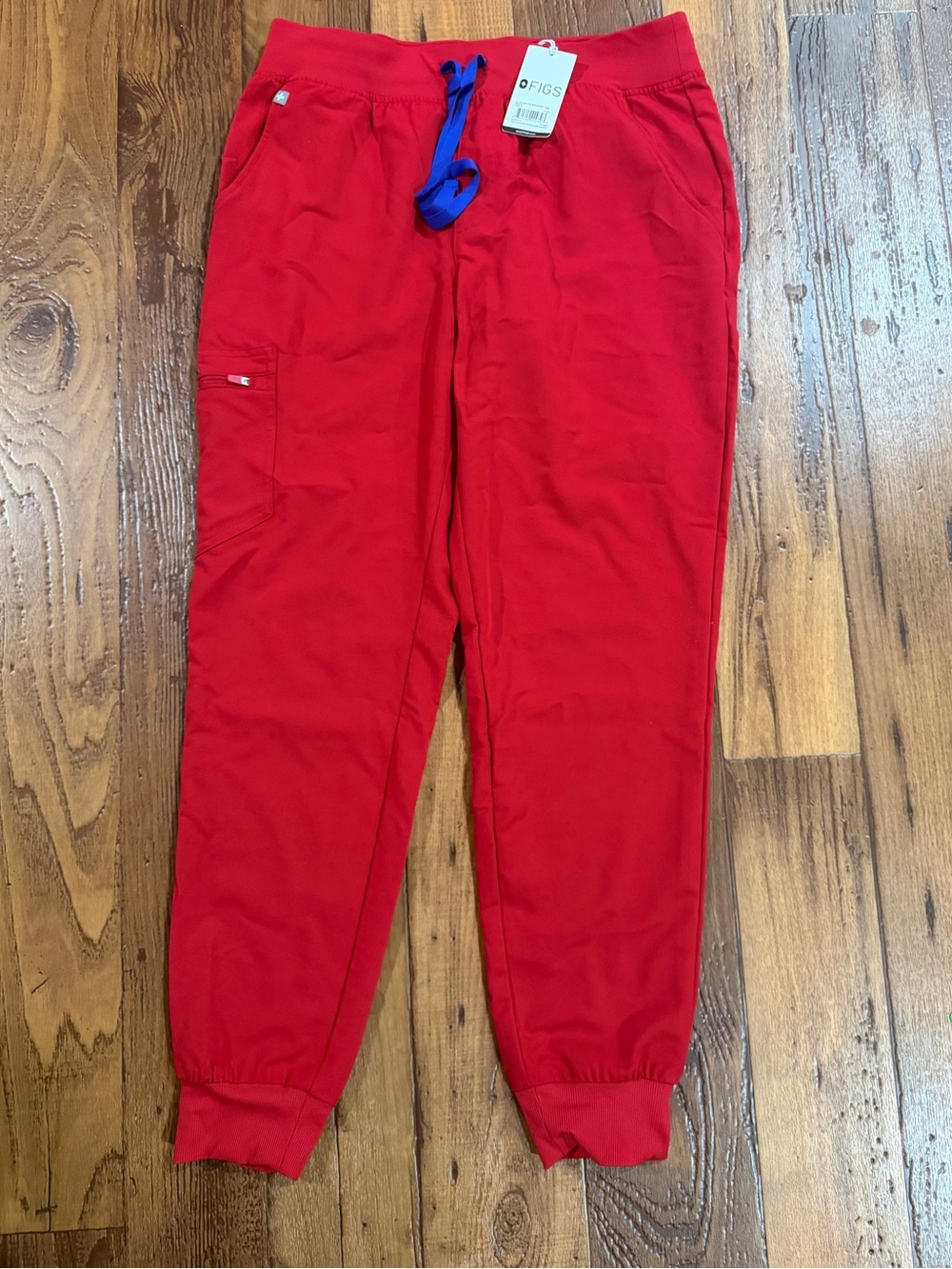 NWT- FIGS Red Scrub Top/Drawstring Jogger Bottoms- Size Medium - Picture 7 of 15